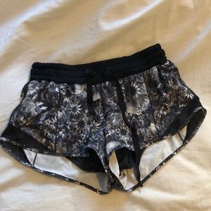 Lululemon Hotty Hot Short Size 6